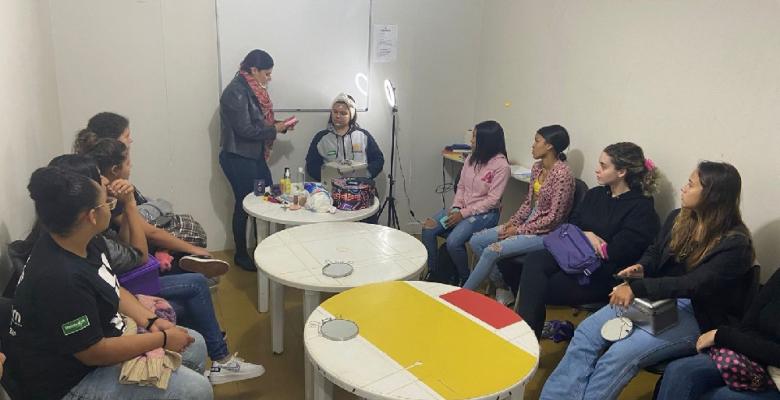 INICIAMOS O 2° SEMESTRE COM DUAS TURMAS DO CURSO DE MAQUIAGEM PROFISSIONALIZANTE COM  FOCO EM GERAÇÃO DE RENDAS