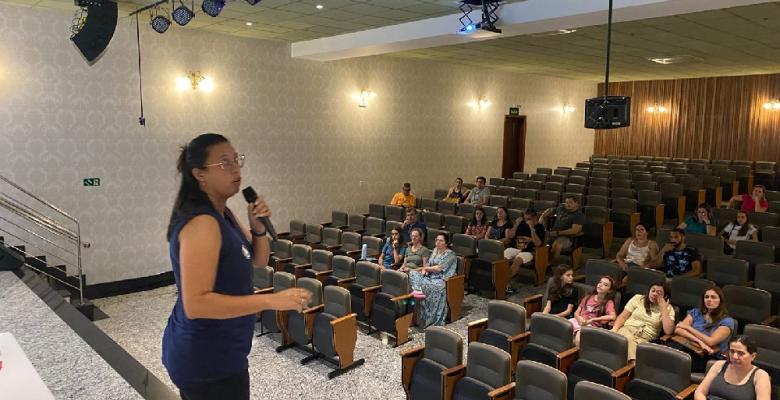 Reunião de Pais e Mestres do projeto de basquete feminino